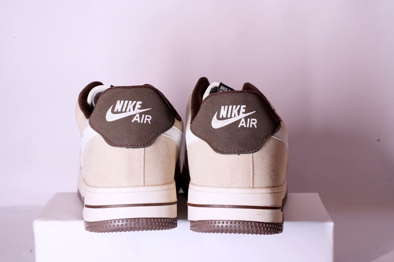 Nike Air Force 1 Low Khaki Mocha - In-Hand Heel Logo