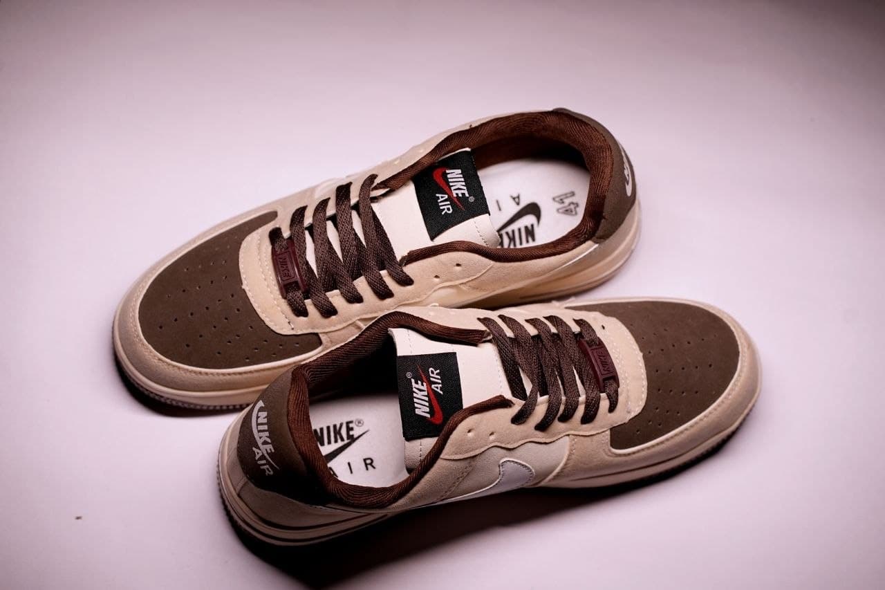 Nike Air Force 1 Low Khaki Mocha - In-Hand Top Pair