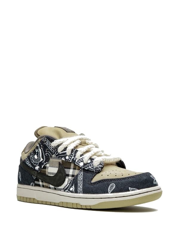 Nike SB Dunk Low Travis Scott — view 3